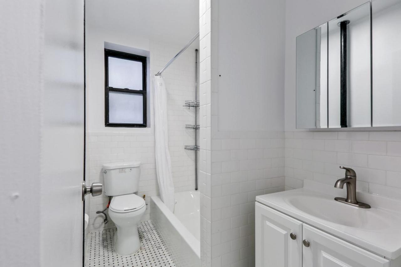 Accessible 686 Apartment